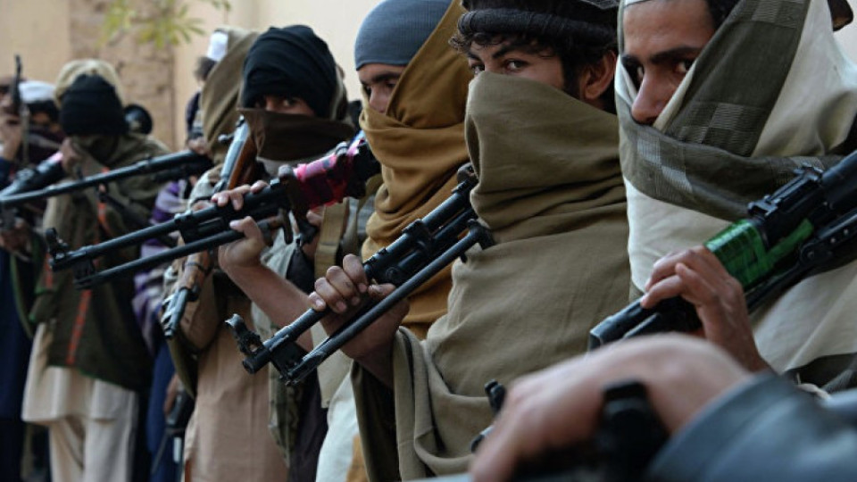 Синът на лидера на Талибаните  е бил убит, убити са и 16 афганистански полицаи | StandartNews.com