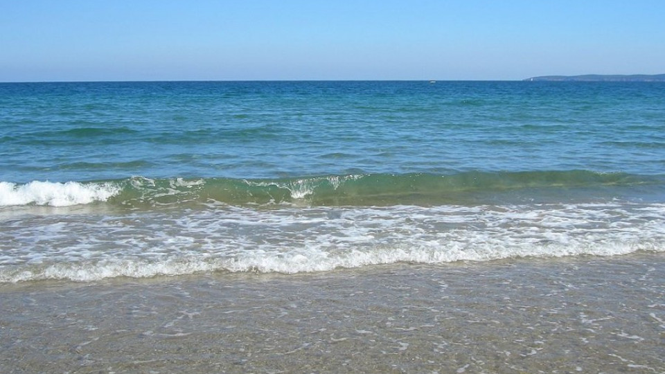 Мазут на плажовете в Несебър и Равда | StandartNews.com