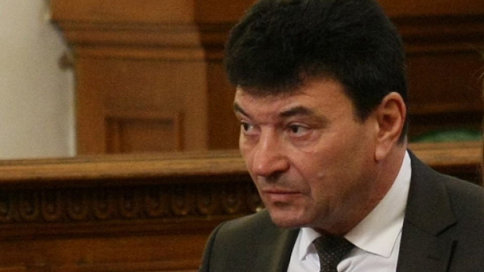 Парламентът прекрати правомощията на Живко Суджука | StandartNews.com
