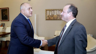 Борисов показа договора с Македония на посланика на САЩ /ОБНОВЕНА/