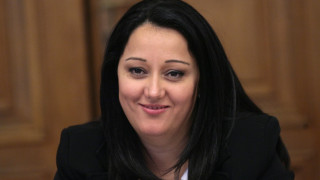 Павлова прикани студенти да станат доброволци за председателството на СЕ