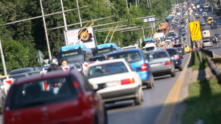 Махат вълните от асфалта на "Орлов мост"