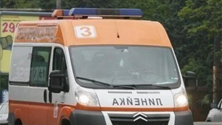 Тийнейджър блъсна с автомобил 3-годишно дете