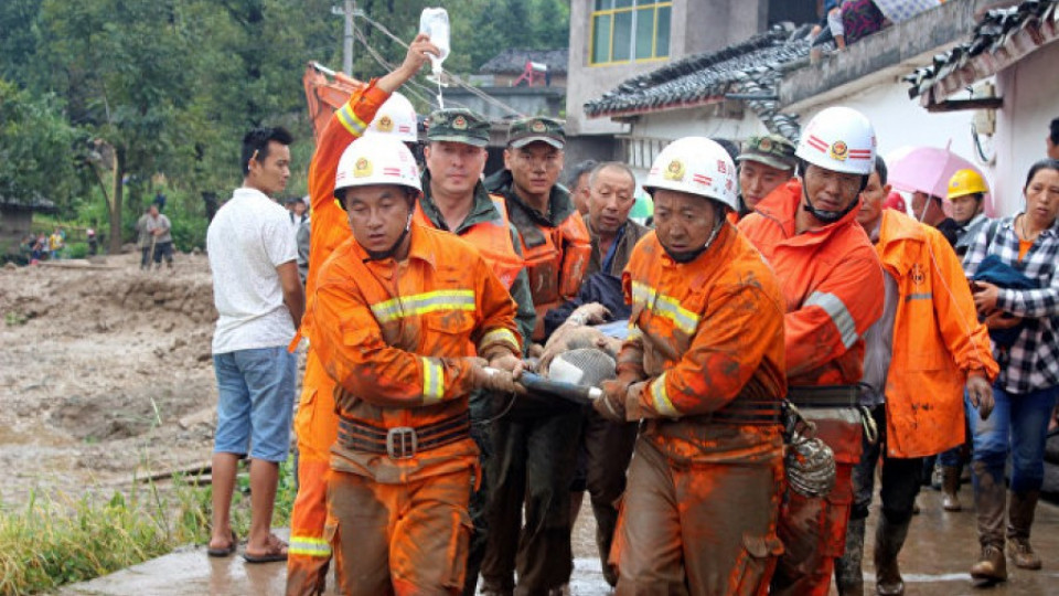 Седем души загинаха след земетресение в Китай | StandartNews.com