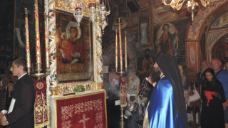 Цяла нощ бдение пред св. Богородица