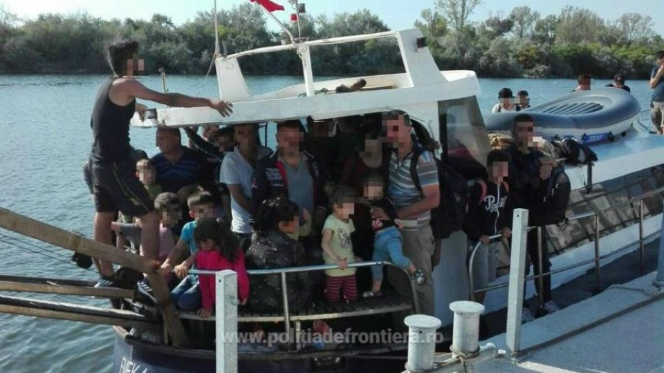 Хванаха нашенец с 69 мигранти в Румъния | StandartNews.com