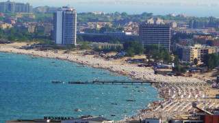 Чистачка на рейсове арестувана за контрабанда