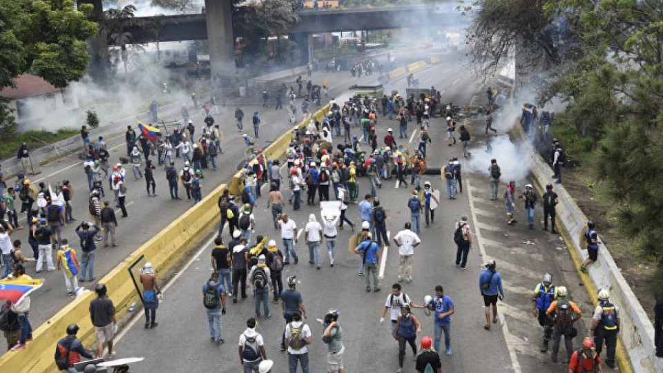 Парламентите на девет държави осъждат "подкопаването на конституционния ред" във Венецуела | StandartNews.com