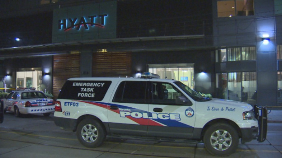 Двама ранени при стрелба в хотел в Торонто | StandartNews.com