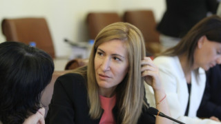 Ангелкова: Проверките не трябва да пречат на туризма