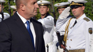 Президентът на гости на ВМС: Военният бюджет трябва да се увеличи