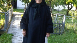 Майка Валентина събра 15 тома за гонени духовници