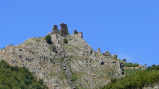 Гасят голям пожар и край село Анево