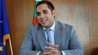Караниколов: Няма кой да надвие държавата за "Дунарит"