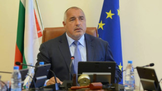 Борисов: Посредниците източват предприятията