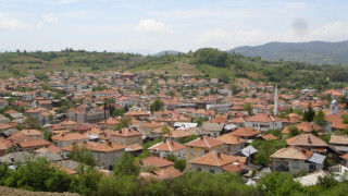 Миграцията може да затвори училища в Сатовча