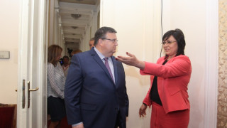 Цацаров призова Нинова да намери общ език с ГЕРБ за антикорупционния закон