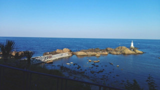 Канализацията продължава да се излива в морето край Ахтопол