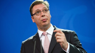 "Бентли" се вряза в кортежа на президента на Сърбия