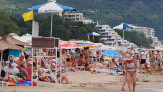 Поздравяваме с картички туристи, посетили България
