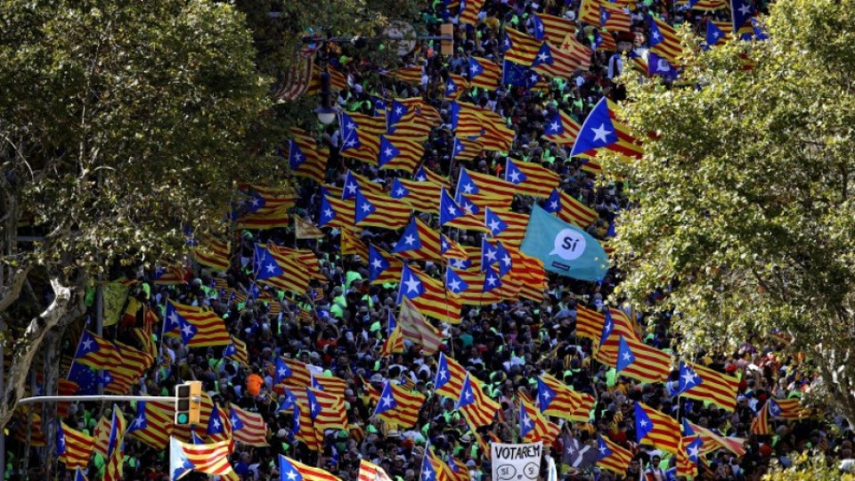 Един милион души в Барселона за независимостта на Каталуния | StandartNews.com