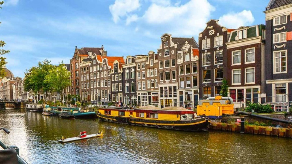 Вдигат с 54 евро таксите в Холандия | StandartNews.com