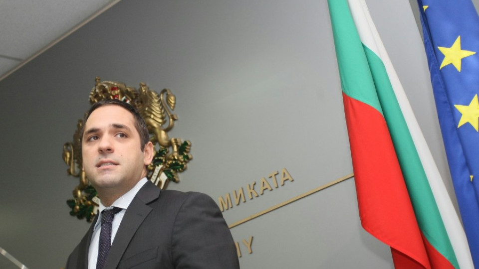 Прекратиха договори с "Емко", поема ги ВМЗ-Сопот | StandartNews.com
