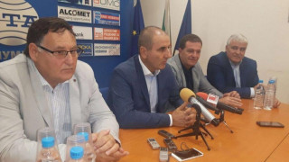 Цветанов: Трябва да провери колтко деца реално можем да върнем в училищата
