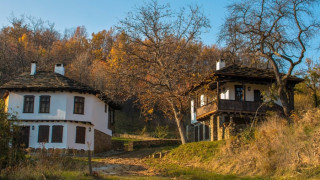 Баща и син трошиха и раниха двама с пушки заради 55 лв.