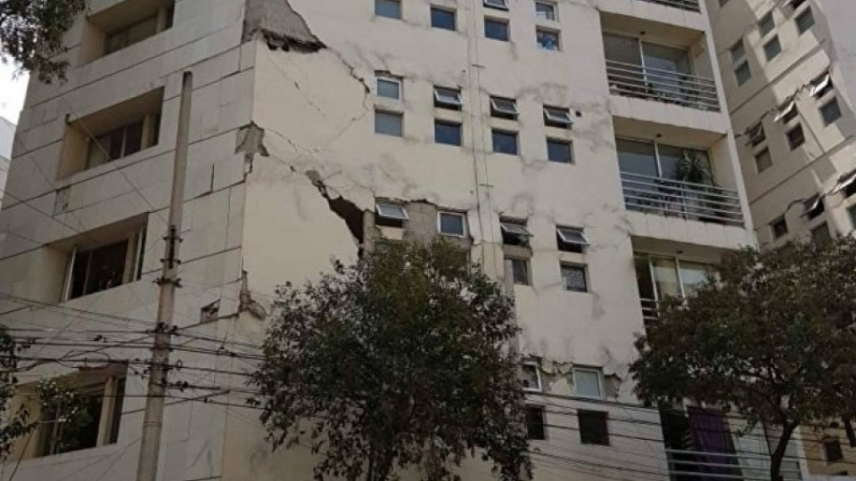 Мощно земетресение в южно Мексико: улиците са блокирани (ОБНОВЯВА СЕ) | StandartNews.com
