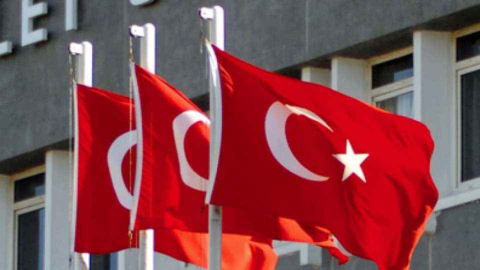 Турския съд пусна на свобода журналист от опозиционния в. "Джумхуриет" | StandartNews.com