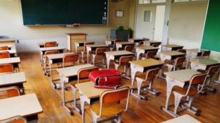 Едва 3000 от 200 000 отпаднали деца са върнати в клас