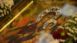 Всецарица пази София