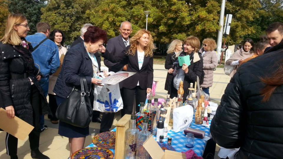 Любовно биле на площада в Перник | StandartNews.com