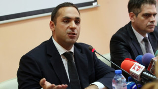 Караниколов: Не съм развалил аз договорите на "Емко"