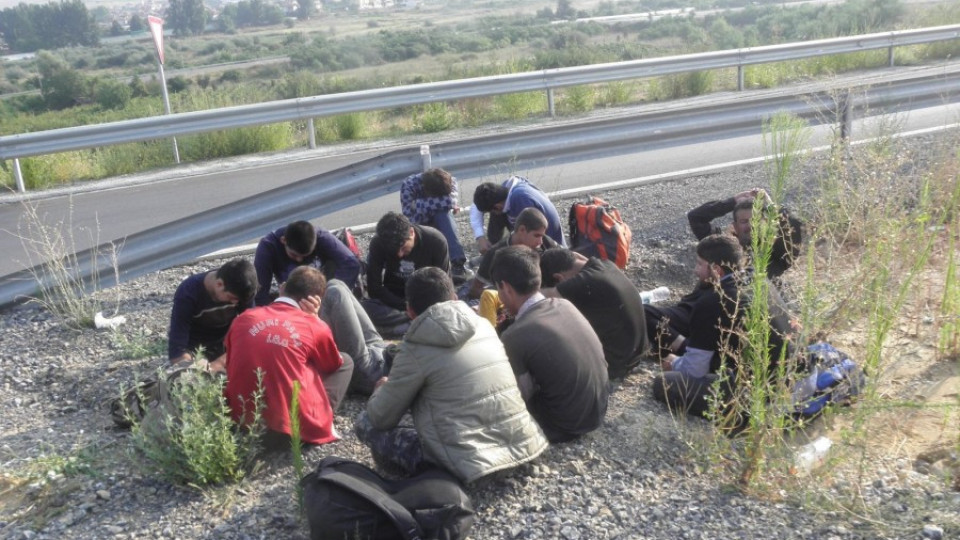 Турция спря 50 мигранти да влязат у нас | StandartNews.com