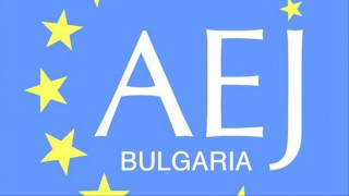 Журналисти протестираха срещу Валери Симеонов и Мумията