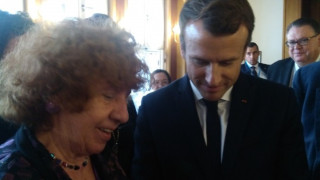 Макрон с комплименти към български издател