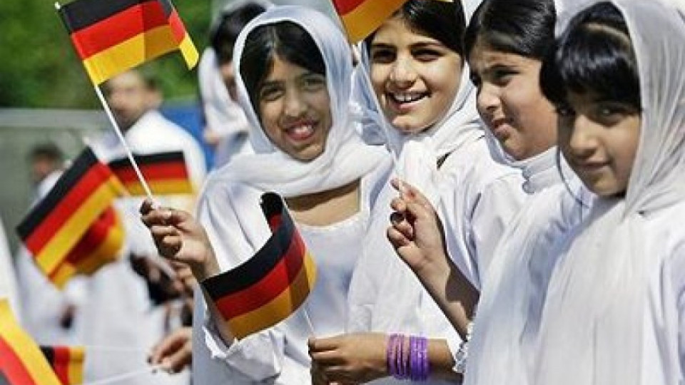 Германците са против въвеждането на ислямски празници | StandartNews.com