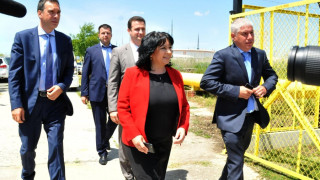 Министър Петкова тръгва за проверка в Белене