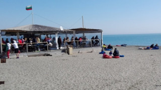 Бизнесът си иска капанчетата на плажа