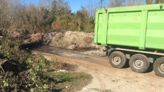Хванаха опасни отпадъци край Свищов