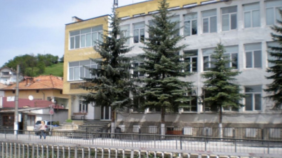 Кметовете в община Сатовча разчистват улици и тротоари | StandartNews.com