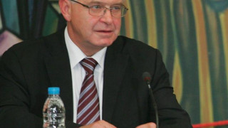 ОБЗОР: Бюджетарят на държавата става здравен министър /ОБНОВЕНА/