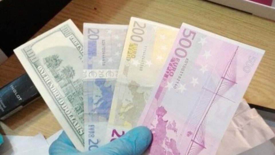 Разбиха схема за фалшиви документи и пари | StandartNews.com