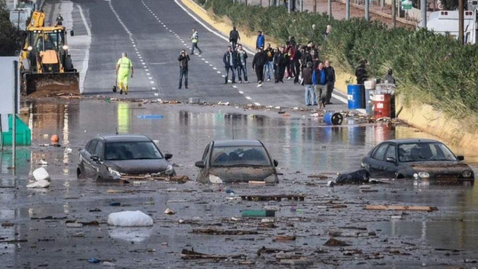 Най-малко седем жертви при наводнение край Атина | StandartNews.com