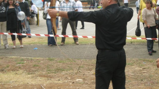 Стрелбата с лък е хоби на новия зам.-шеф на парламента