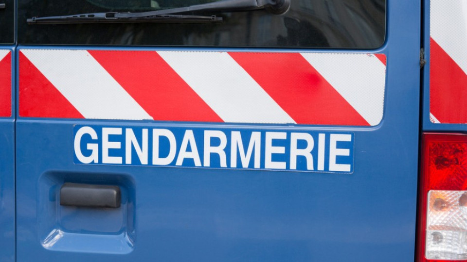 Кола с мигранти блъсна френски полицай | StandartNews.com