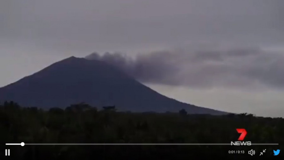 Вулкан блокира остров Бали | StandartNews.com