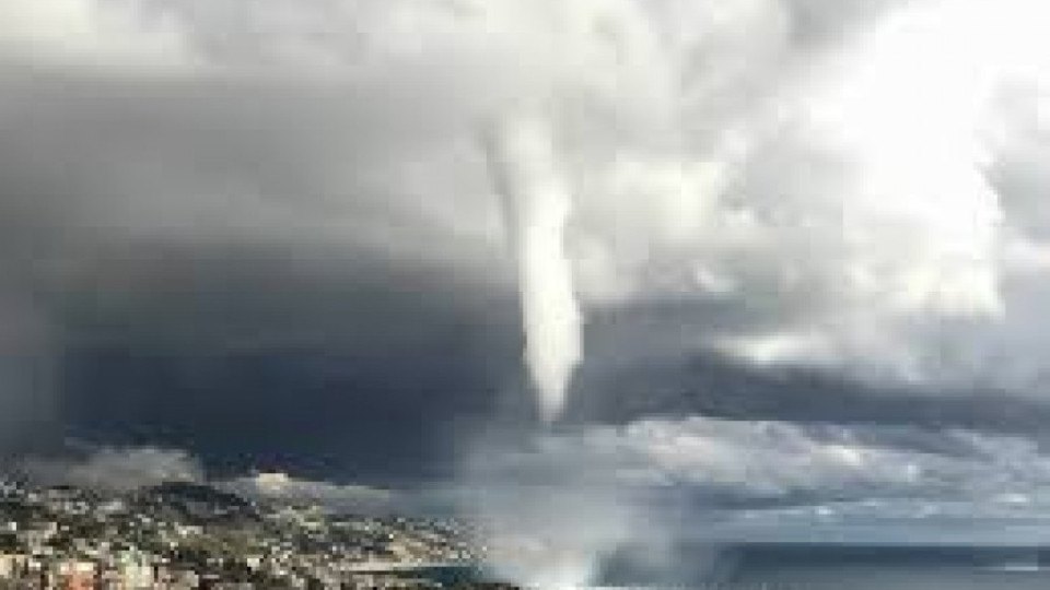 Торнадо премина през италианския курорт Санремо | StandartNews.com